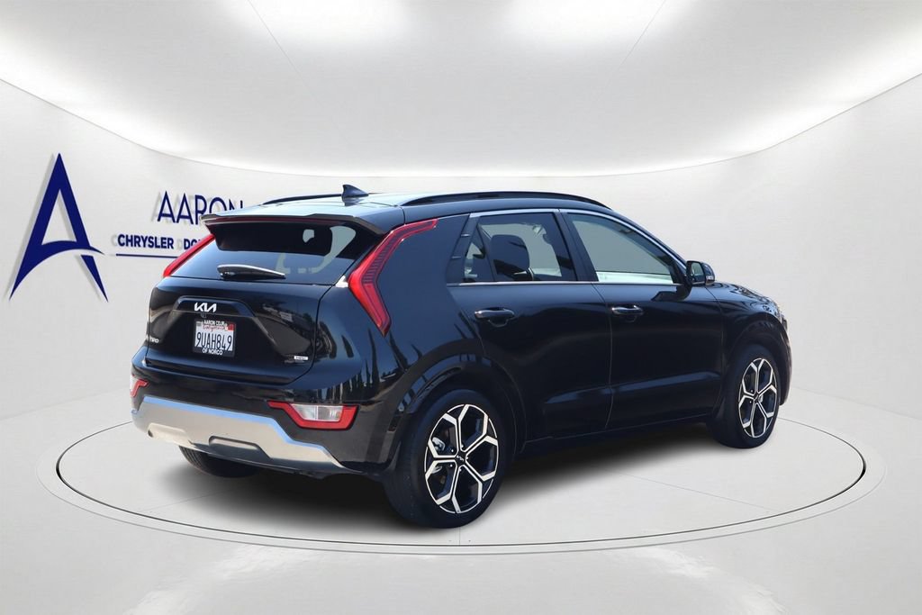 Used 2025 Kia Niro EX Touring FWD image 4
