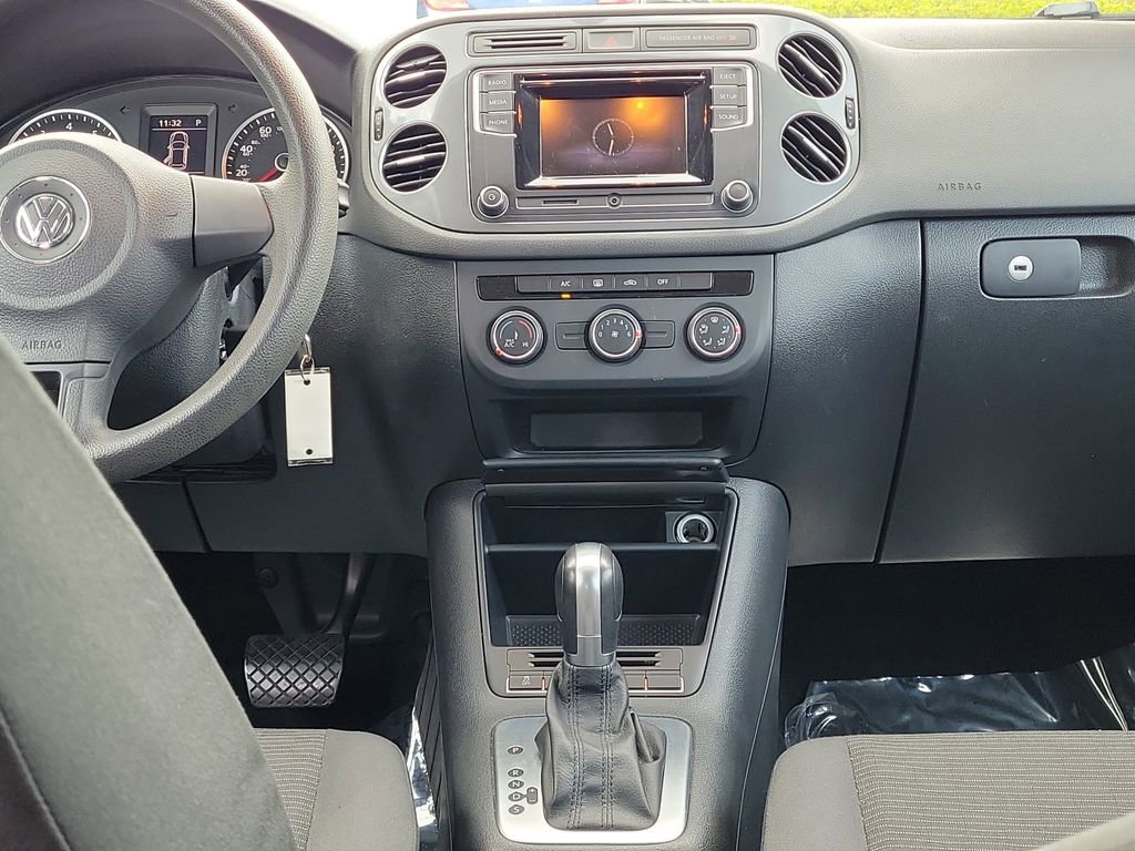Used 2018 Volkswagen Tiguan Limited FWD image 16