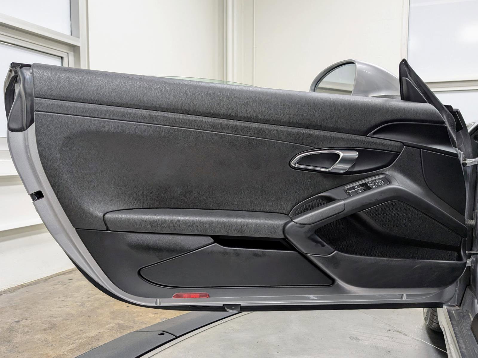 Used 2022 Porsche 718 Cayman image 14