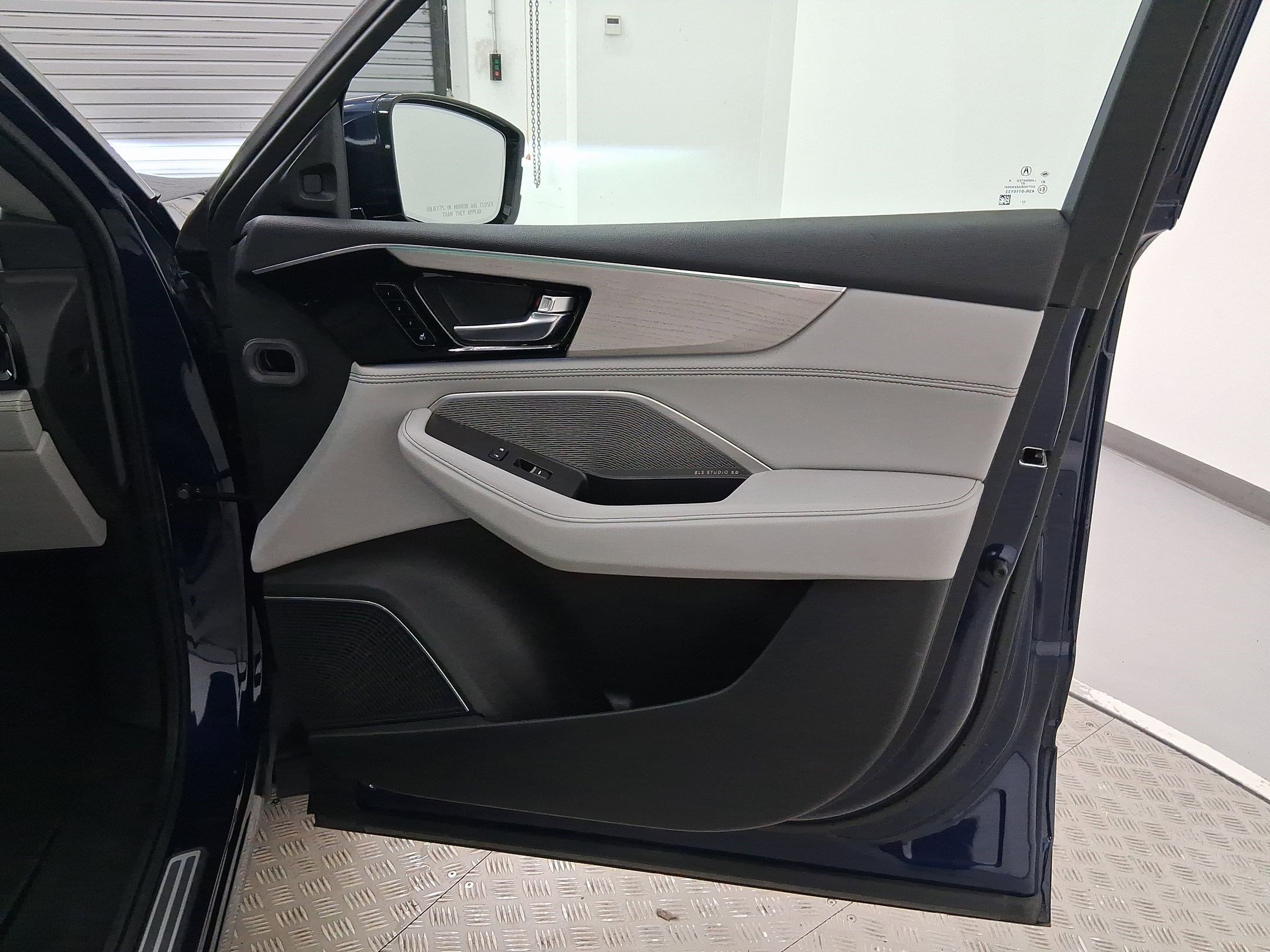 Used 2023 Acura MDX SH-AWD w/ Advance Package image 34