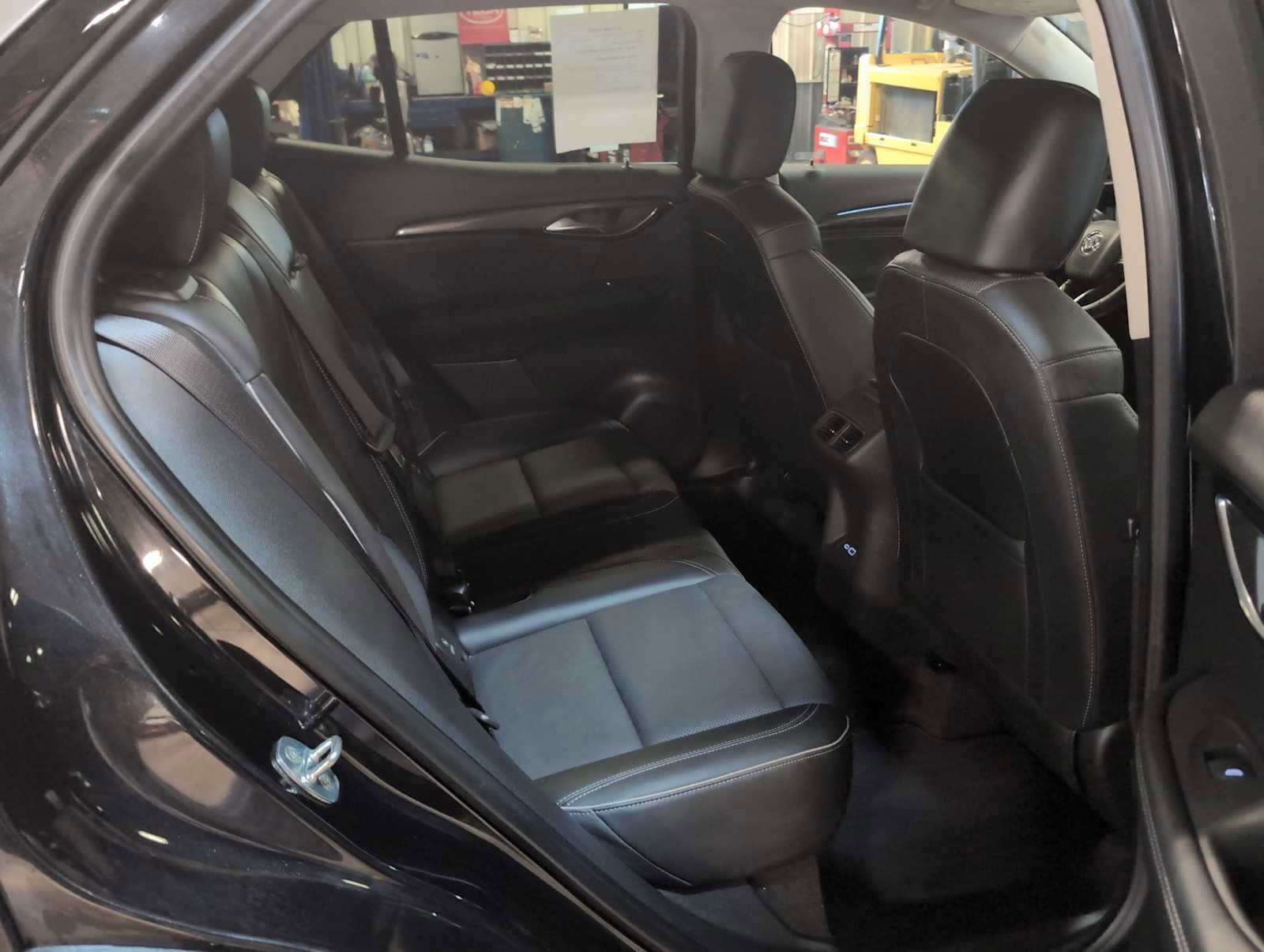 Used 2023 Buick Envision Essence image 23