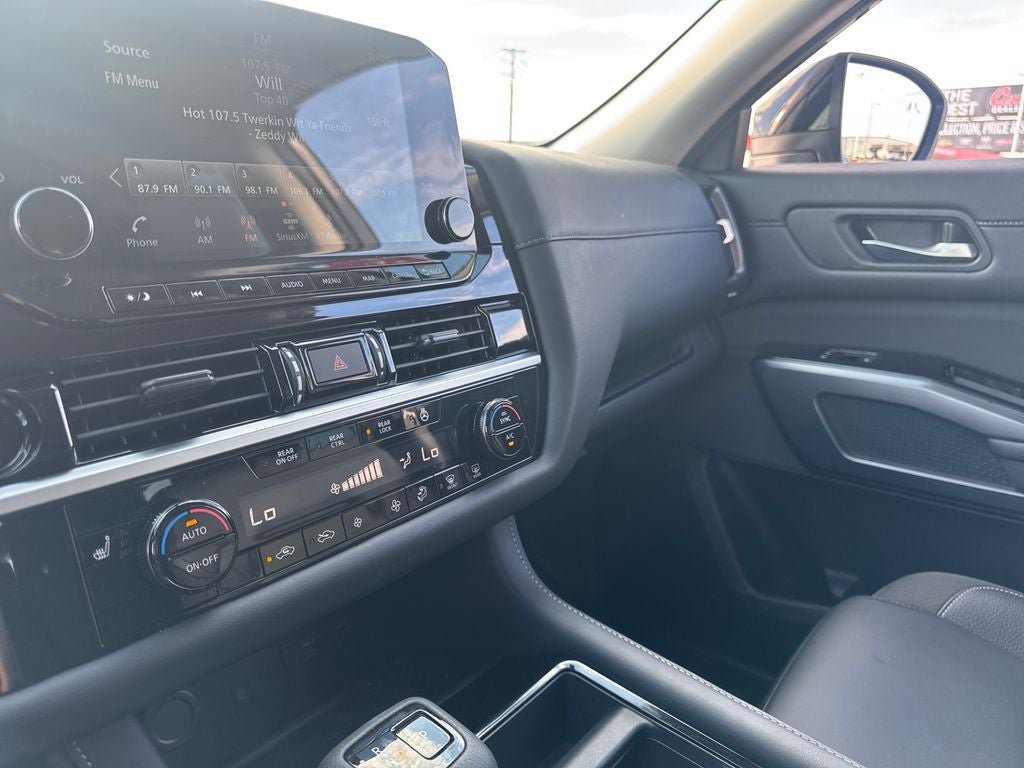 Used 2025 Nissan Pathfinder SL w/ Cargo Package FWD image 20