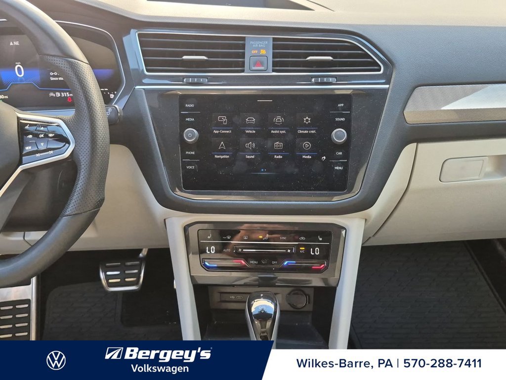 Used 2024 Volkswagen Tiguan SE R-Line AWD/4WD image 30