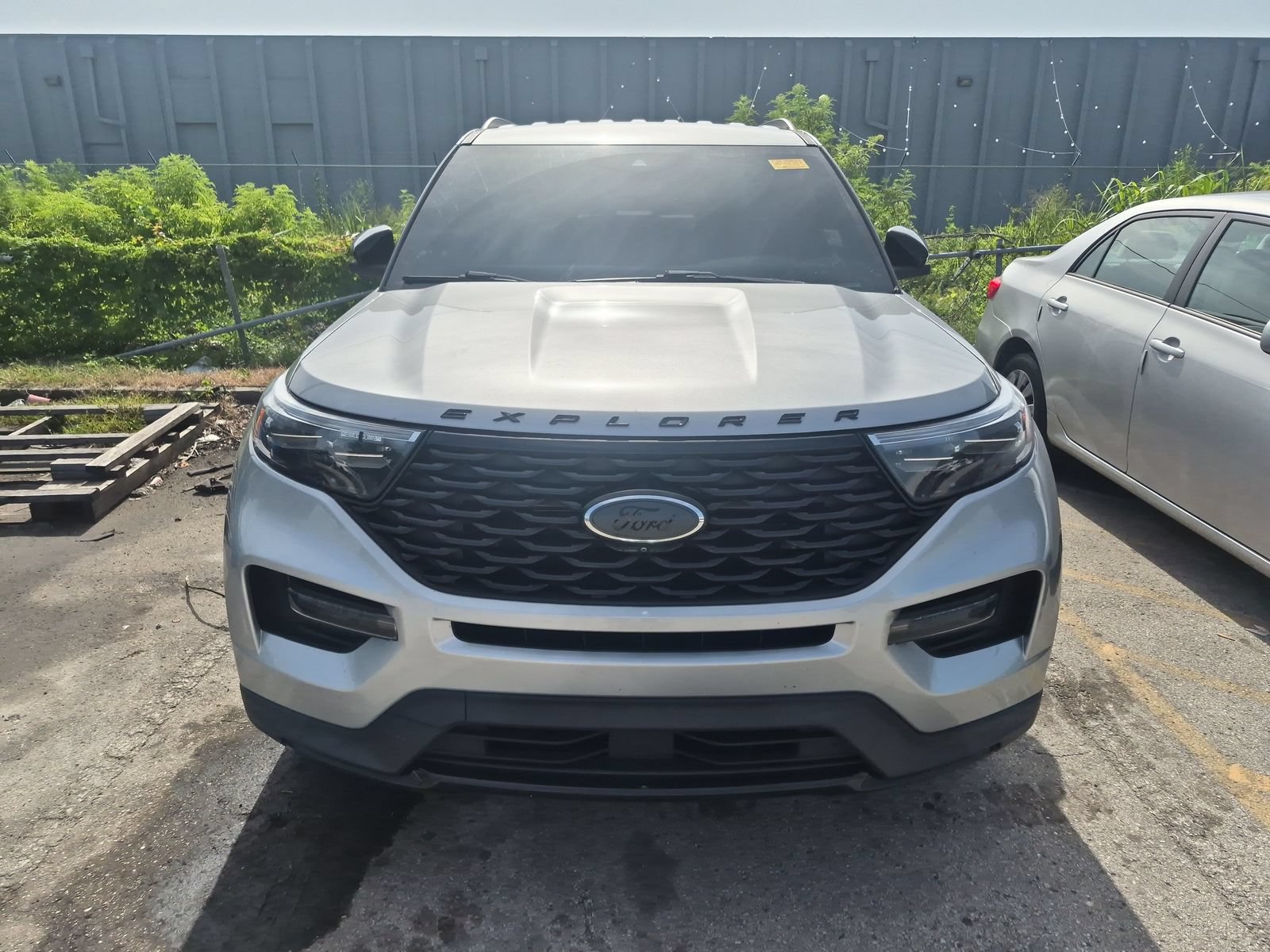 Used 2022 Ford Explorer ST-Line w/ Class IV Trailer Tow Package RWD image 2
