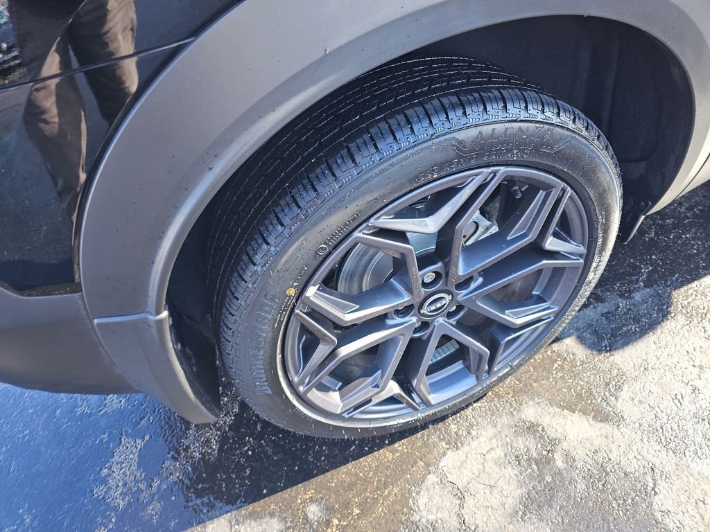 Used 2025 Nissan Kicks SR image 14