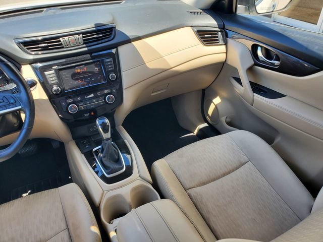 Used 2019 Nissan Rogue SV w/ Premium Package FWD image 4