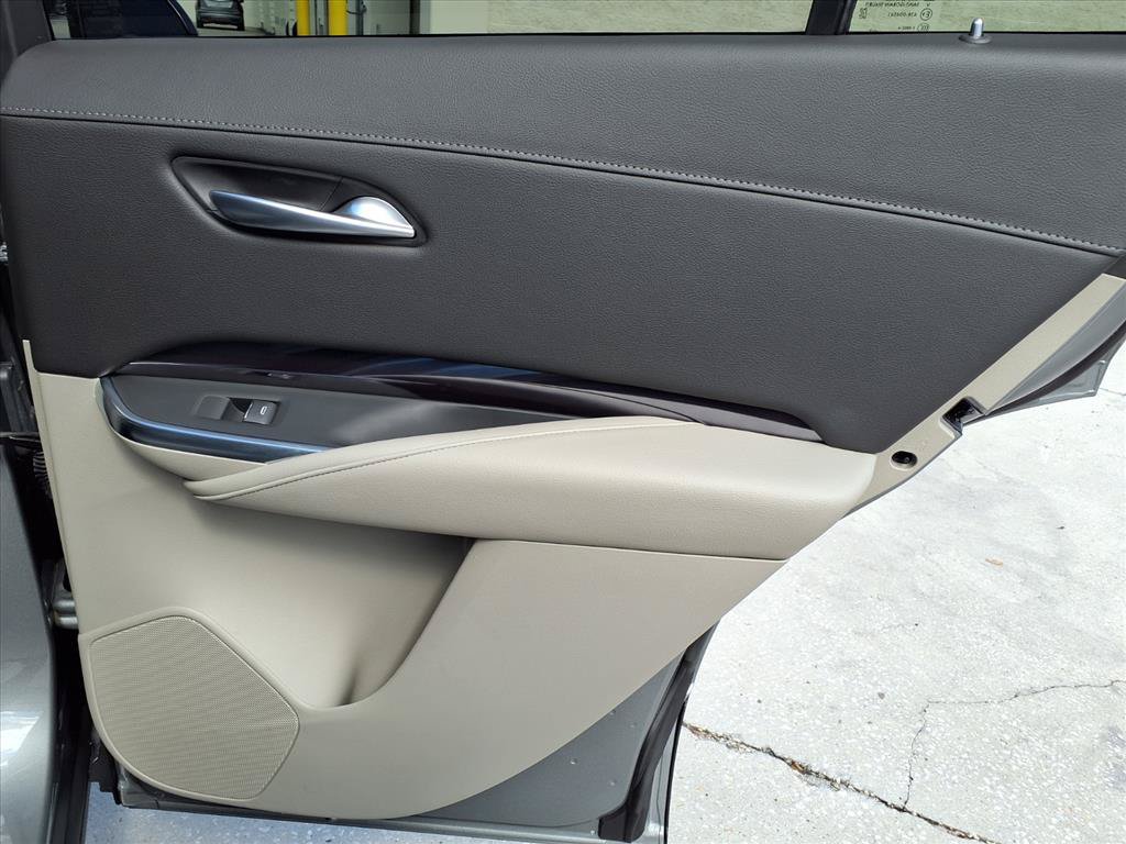 Certified 2023 Cadillac XT4 Luxury FWD image 12