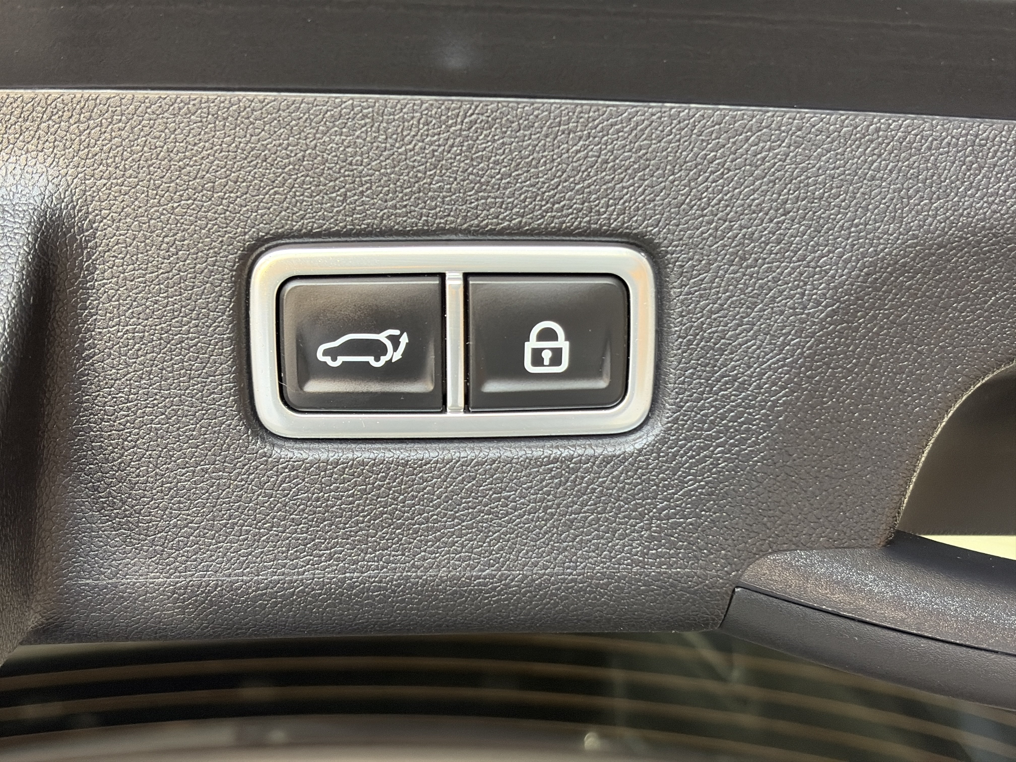 Used 2023 Kia Sorento SX AWD/4WD image 16