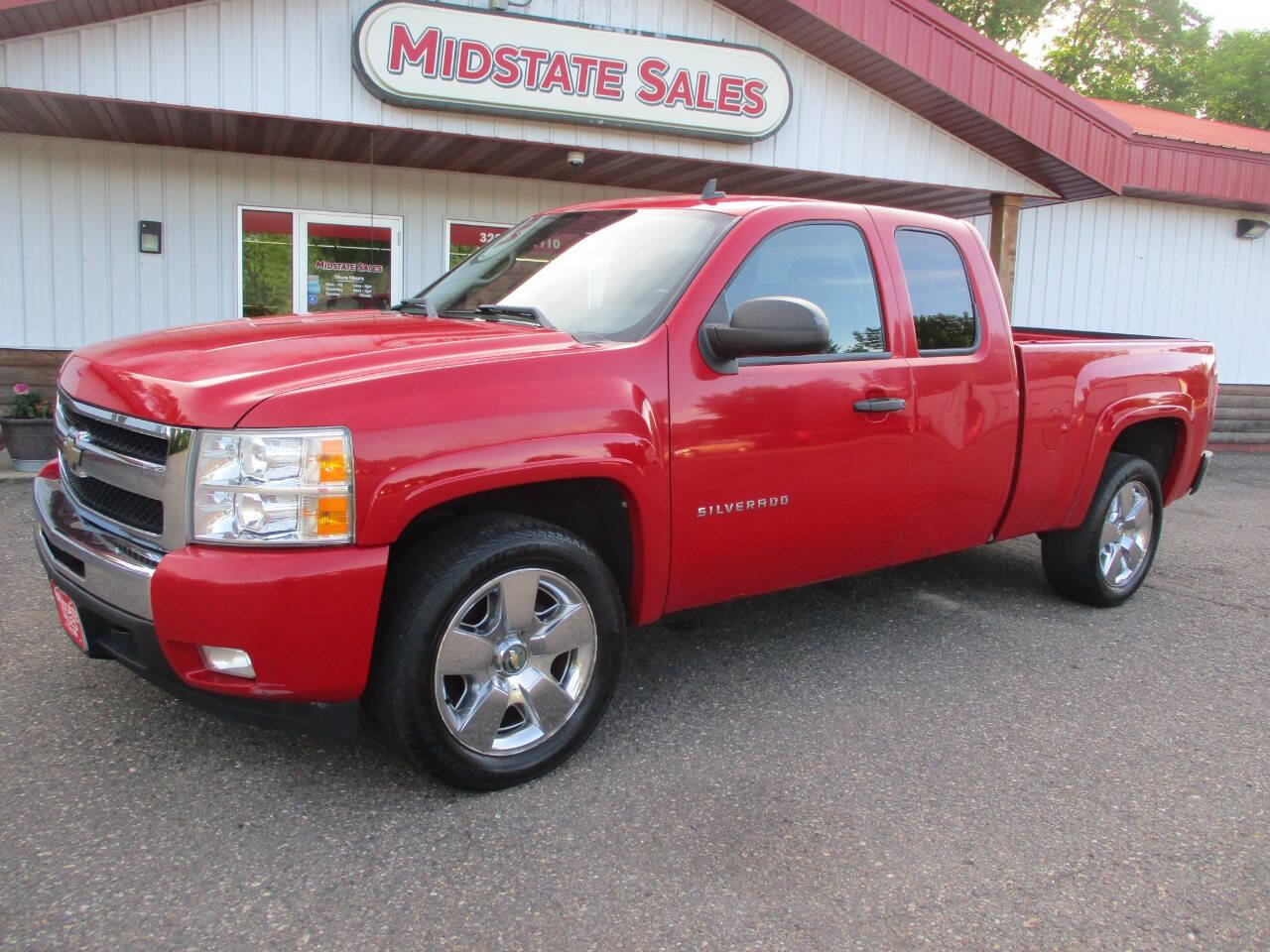 Used 2011 Chevrolet Silverado 1500 LT w/ All-Star Edition AWD/4WD image 2