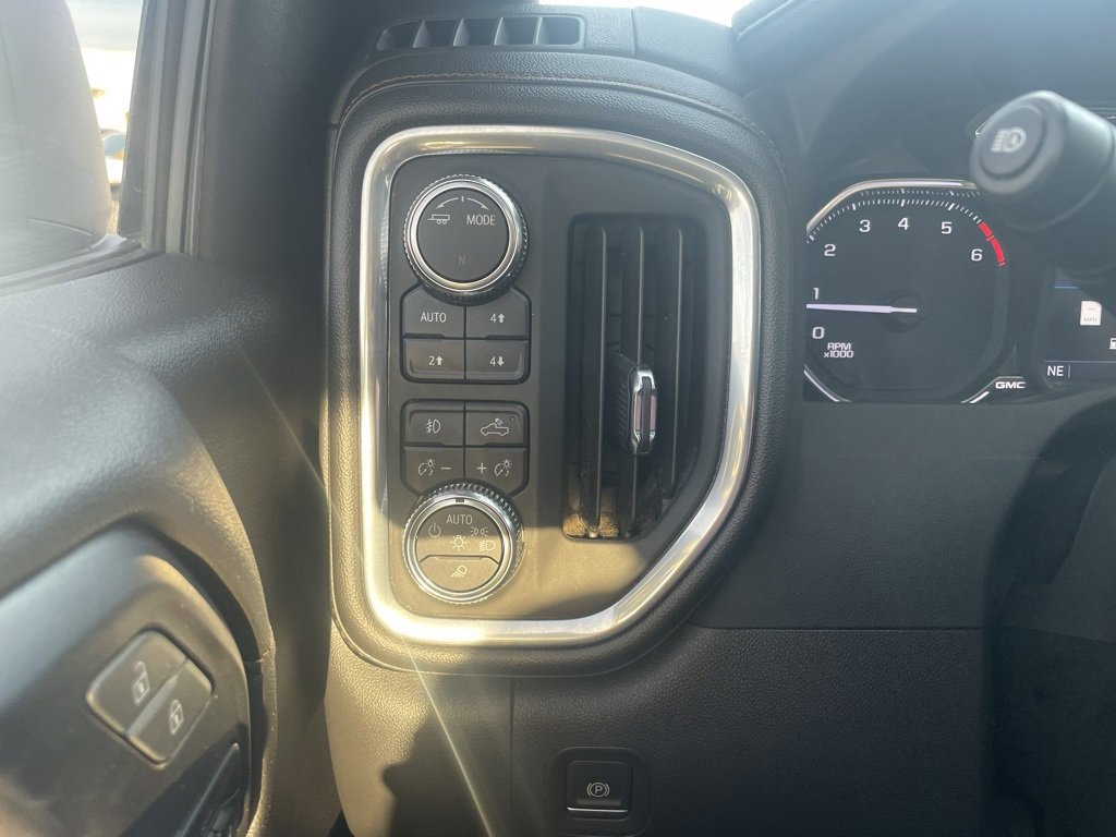 Used 2022 GMC Sierra 1500 AT4 w/ AT4 Premium Package image 12