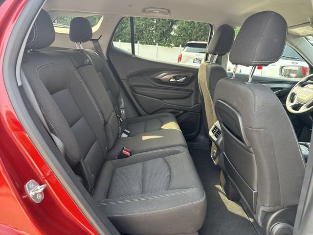Used 2024 GMC Terrain SLE w/ Driver Convenience Package FWD image 25