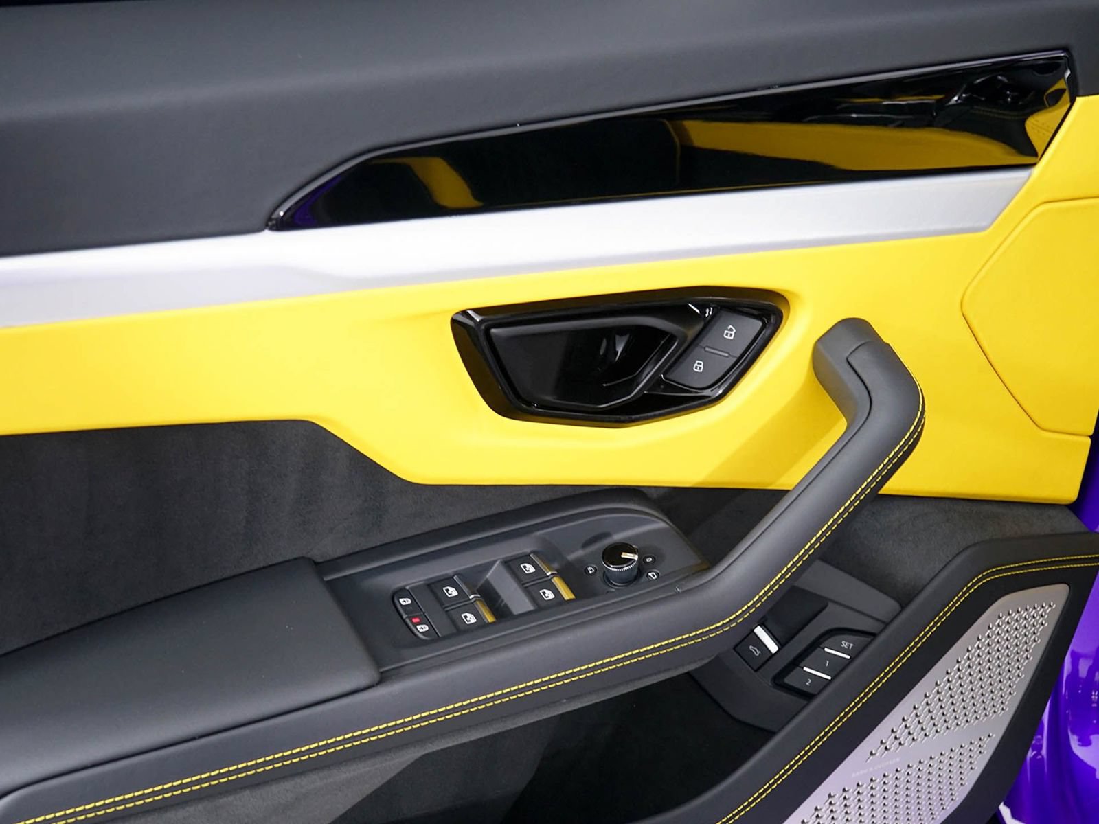 Used 2026 Lamborghini Urus S AWD/4WD image 35