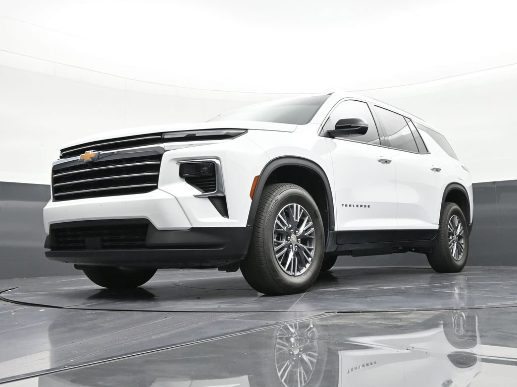 Used 2025 Chevrolet Traverse LT FWD image 20