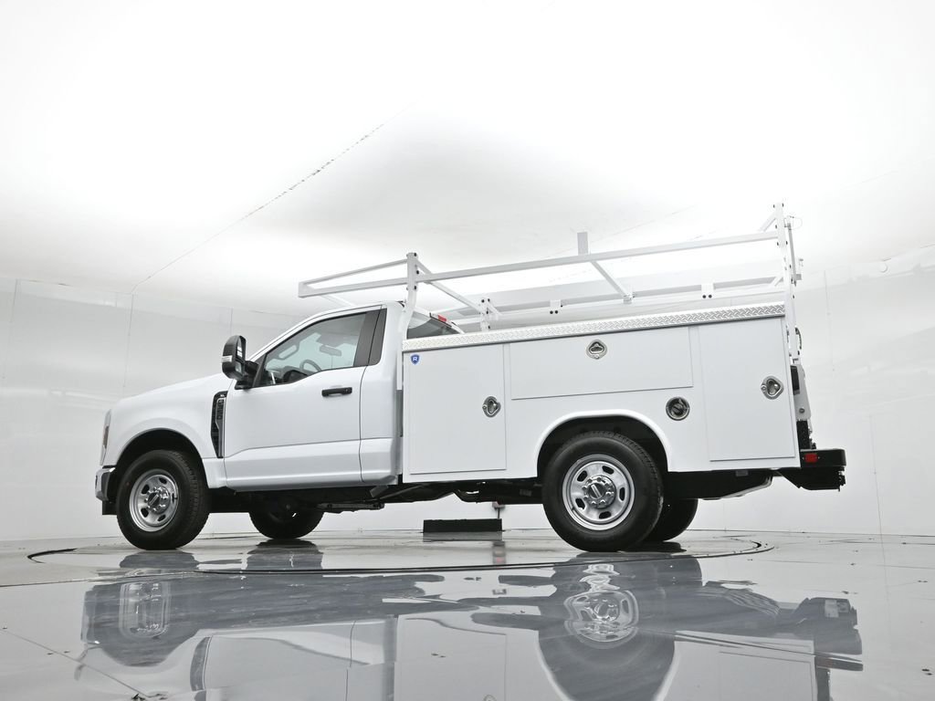 New 2026 Ford F350 XL w/ XL Chrome Package RWD image 59