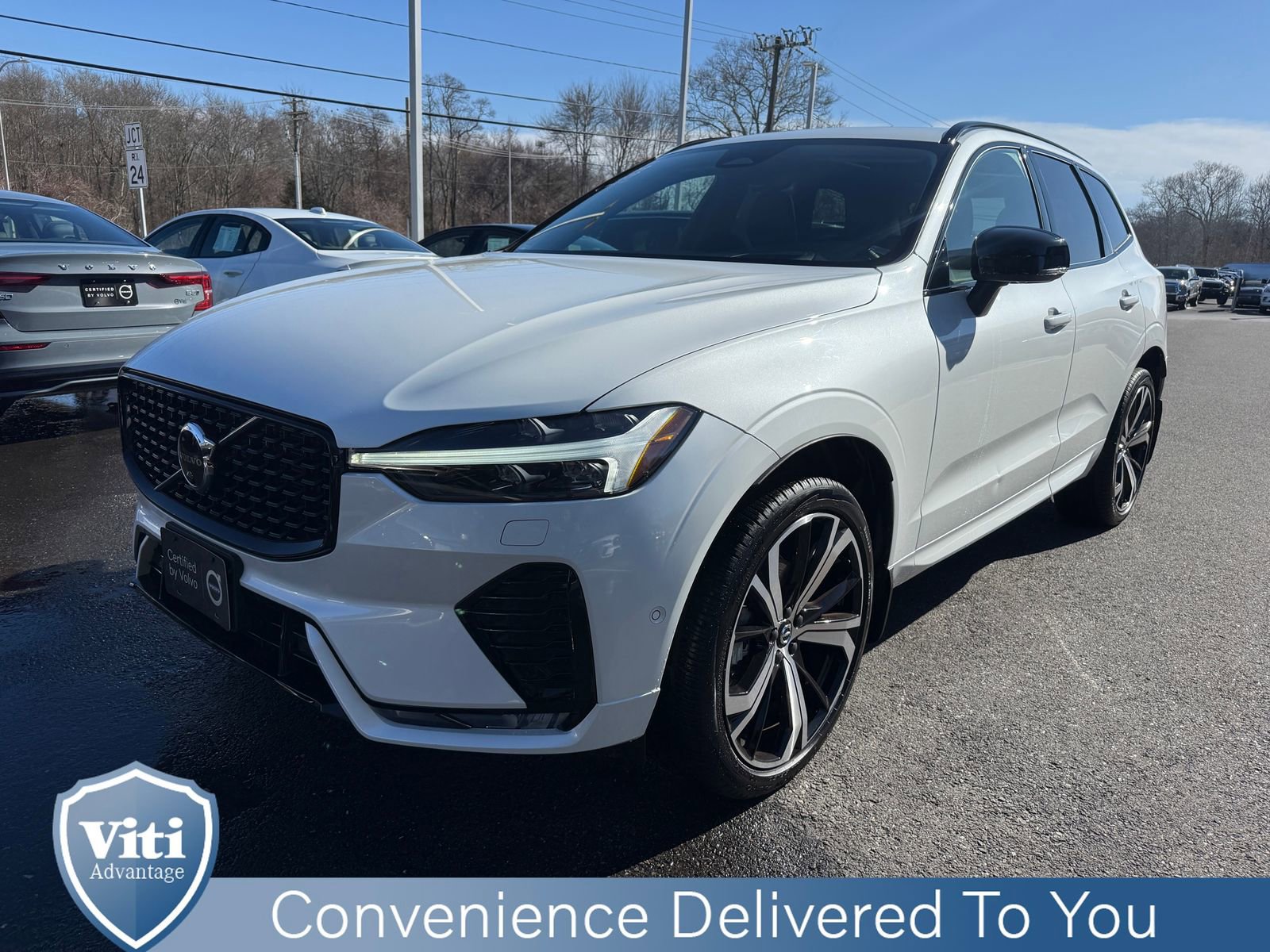 Certified 2023 Volvo XC60 B5 Ultimate w/ Climate Package image 4