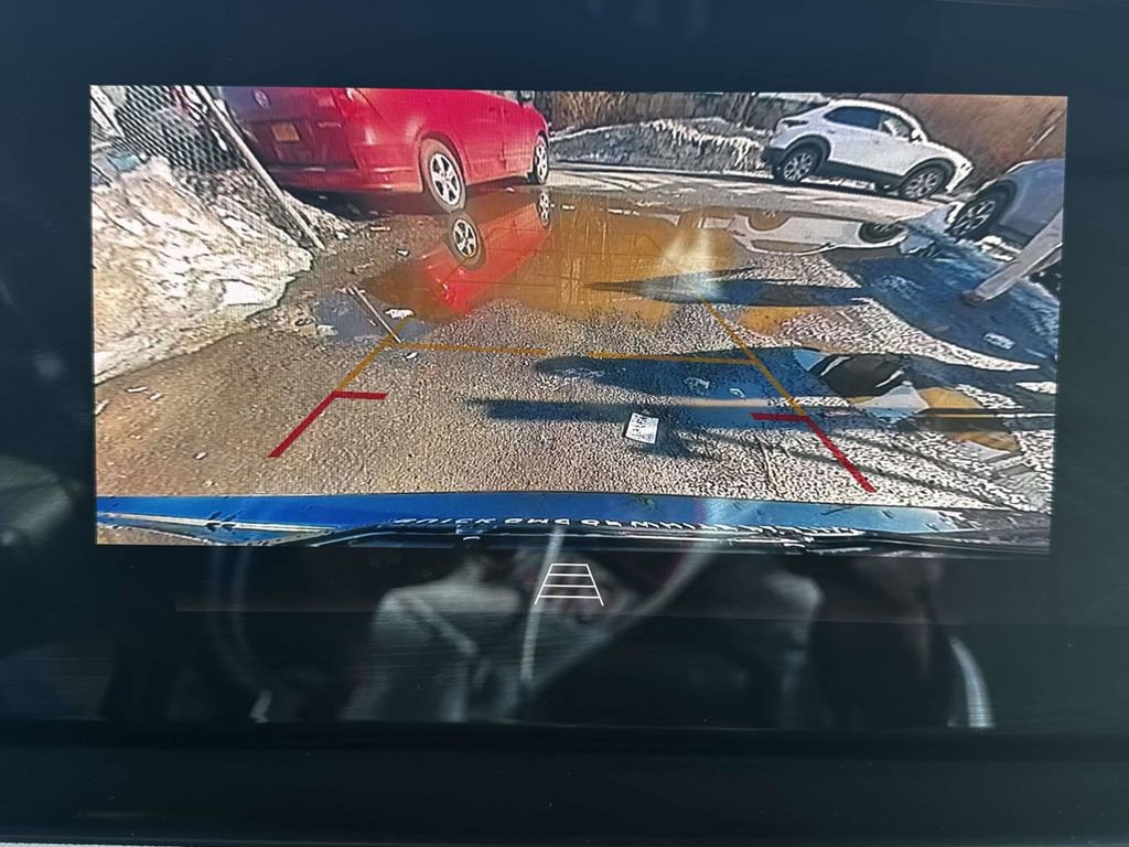 Used 2024 Buick Encore GX Avenir image 26