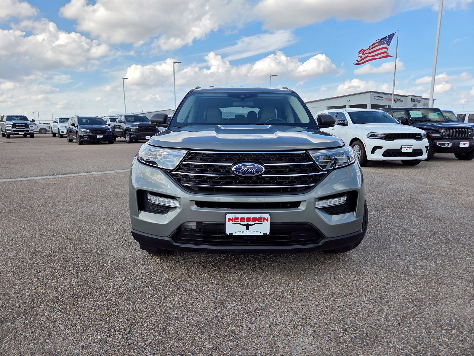 Used 2020 Ford Explorer XLT w/ Equipment Group 202A RWD image 2