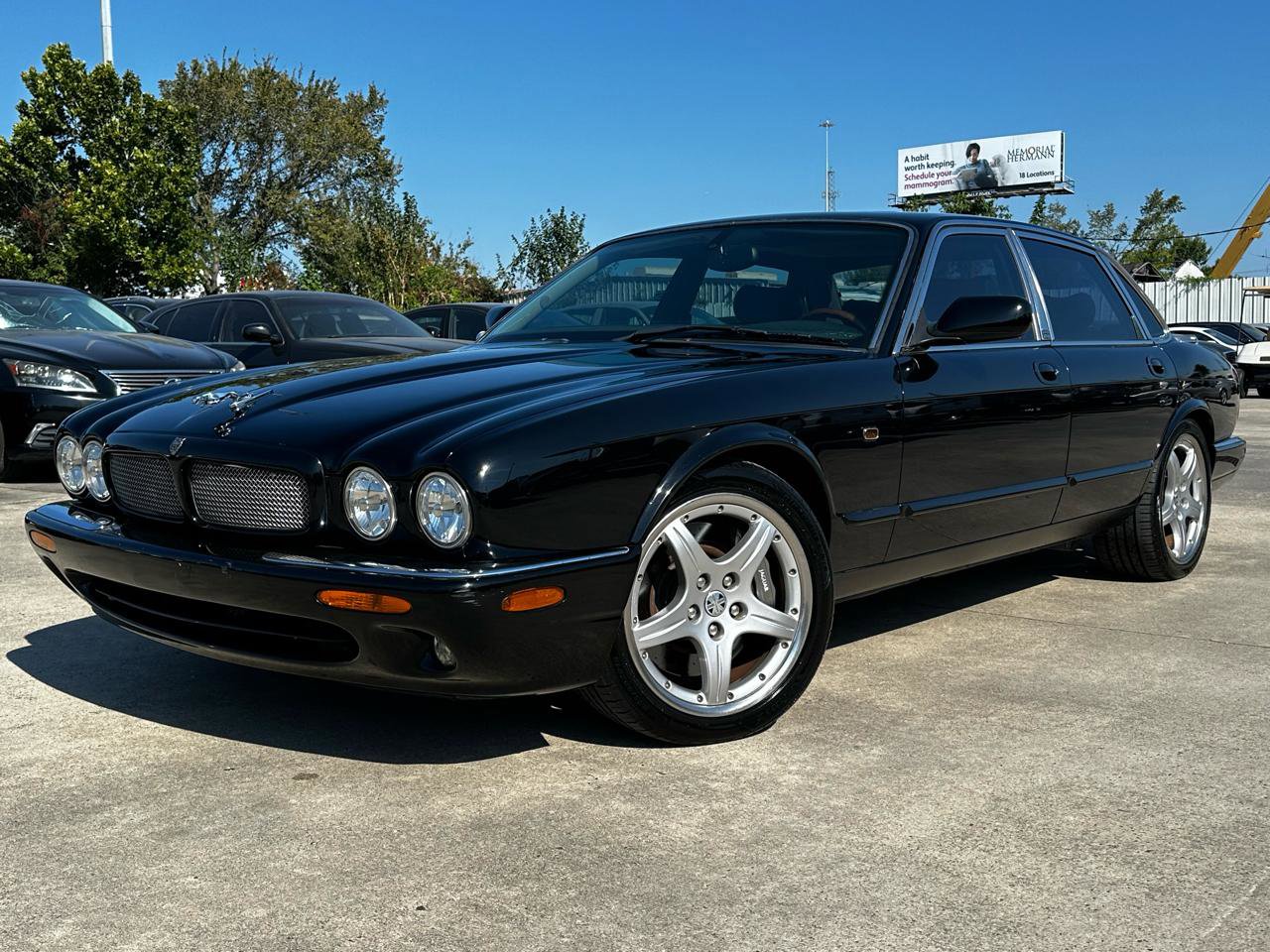 Used 2003 Jaguar XJ8 RWD image 2