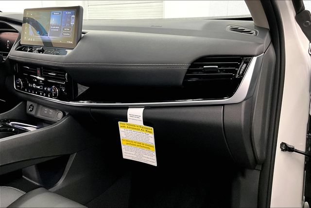 New 2025 Nissan Rogue SL w/ Tech Package AWD/4WD image 32