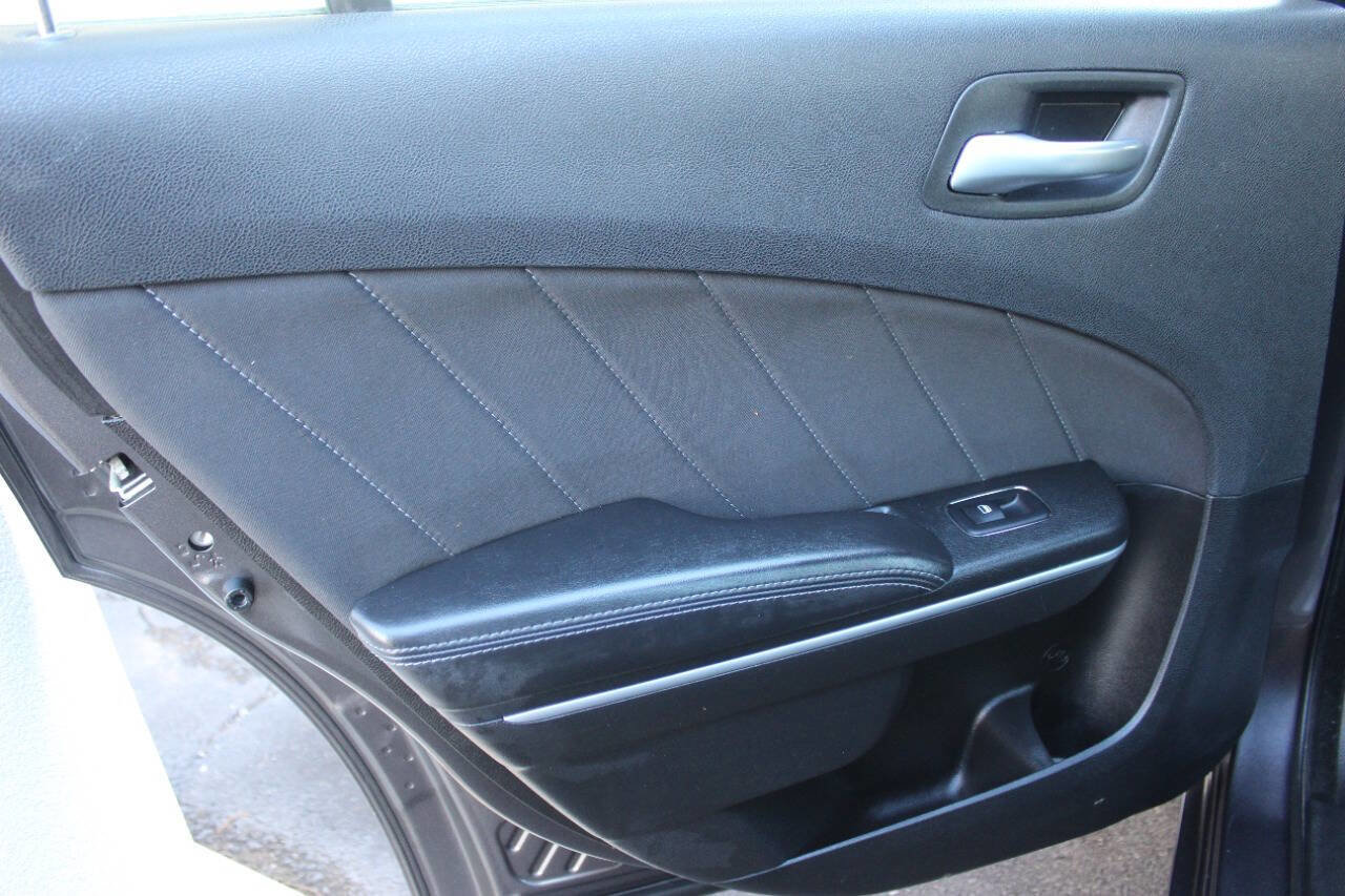 Used 2021 Dodge Charger SXT image 15