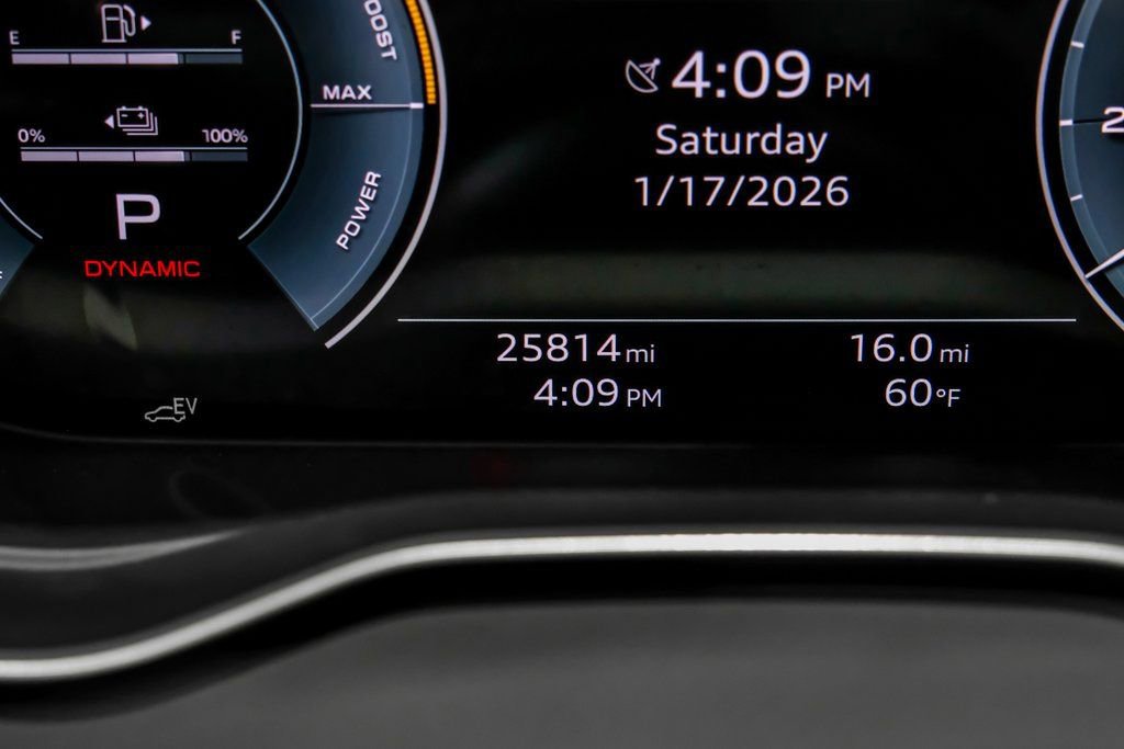 Used 2024 Audi Q5 e Prestige w/ Prestige Package image 17