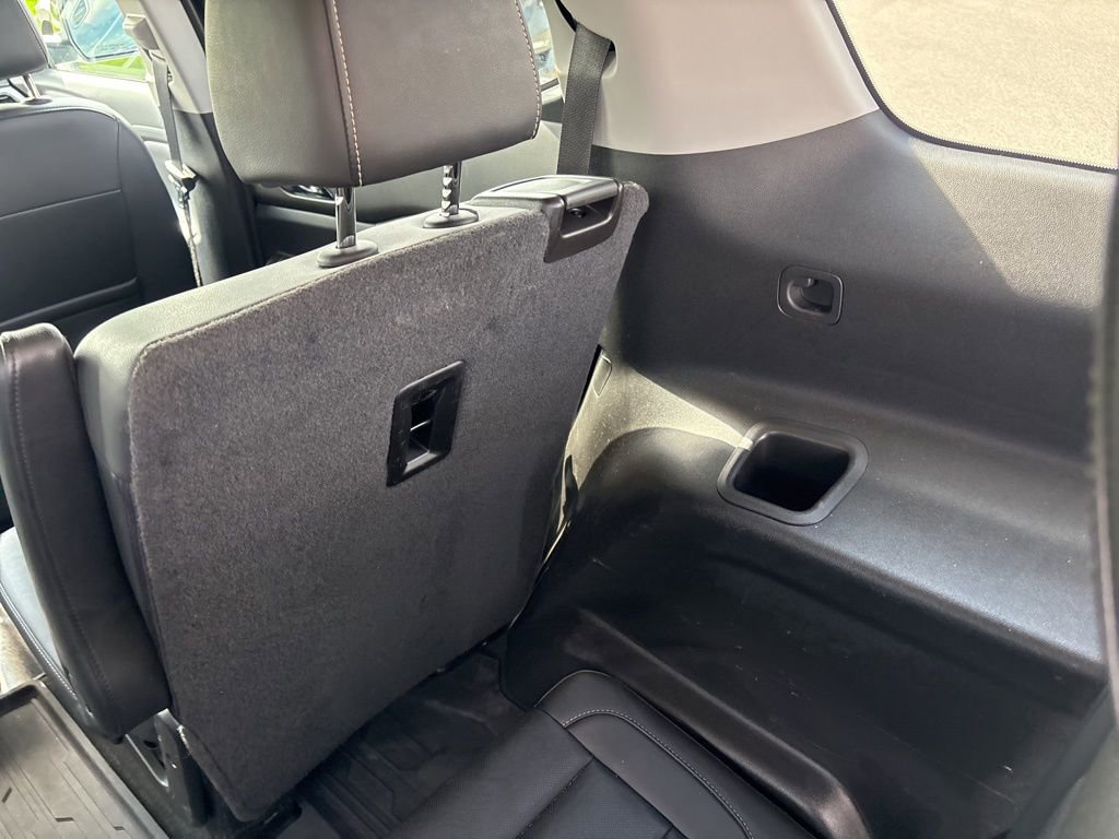 Used 2023 GMC Acadia SLT w/ Elevation Edition image 10