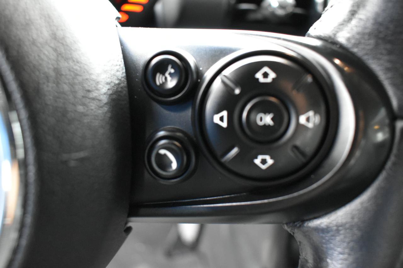 Used 2016 MINI Cooper Clubman FWD image 15