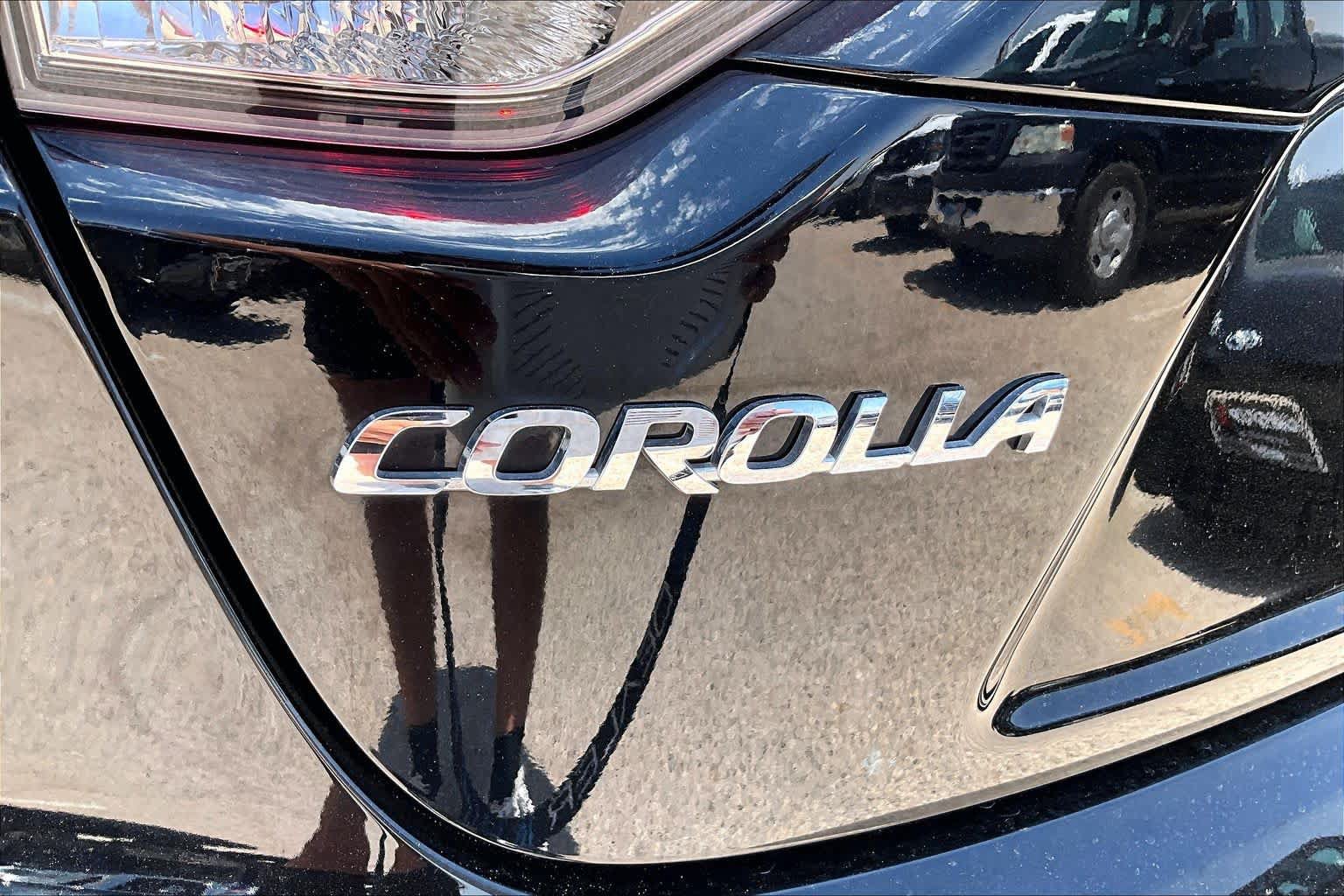 Used 2024 Toyota Corolla LE FWD image 30