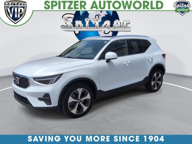 Used 2024 Volvo XC40 B5 Core AWD/4WD image 4