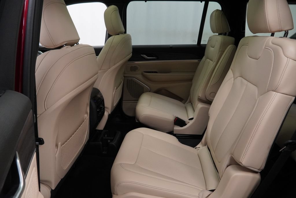 Certified 2025 Jeep Grand Cherokee L Limited w/ Luxury Tech Group II AWD/4WD image 20