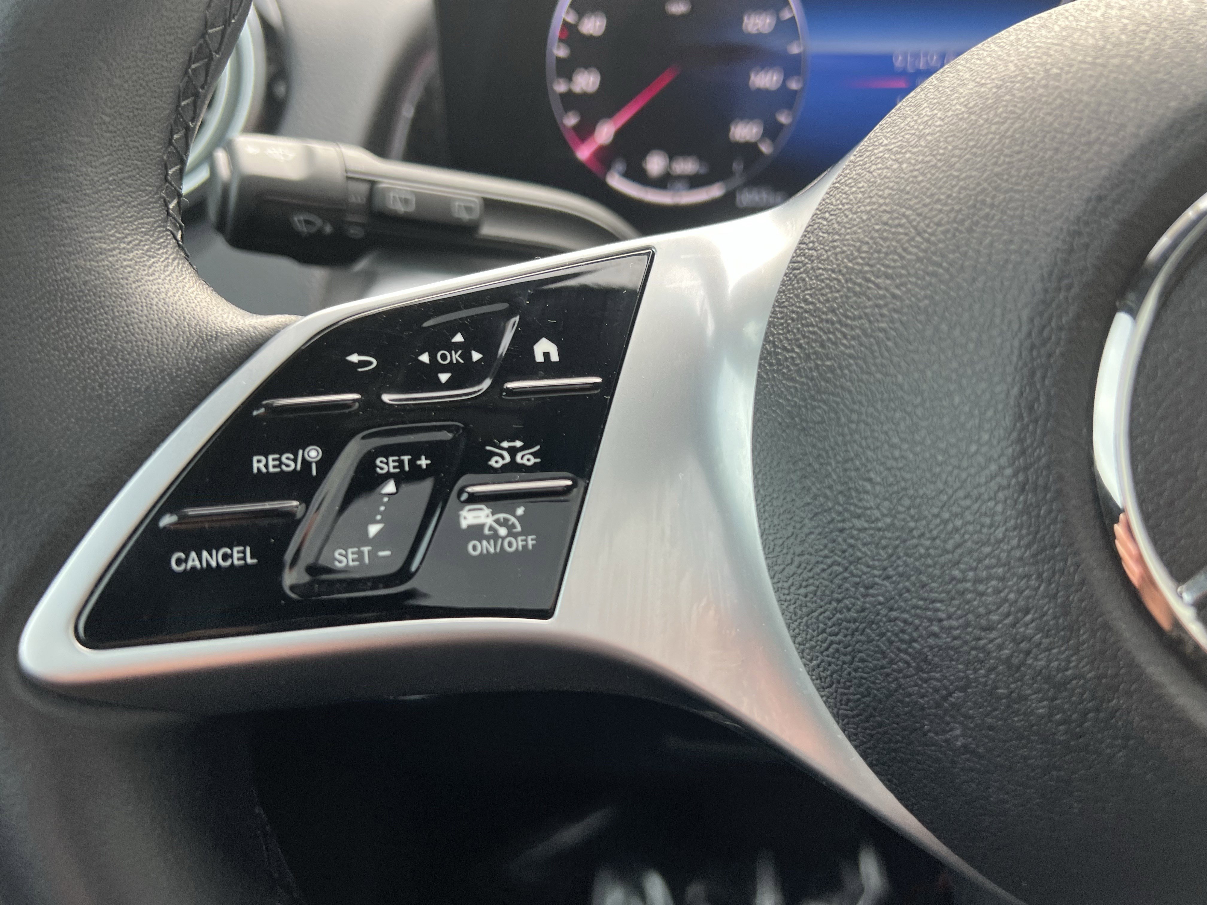 Used 2024 Mercedes-Benz GLB 250 4MATIC image 19