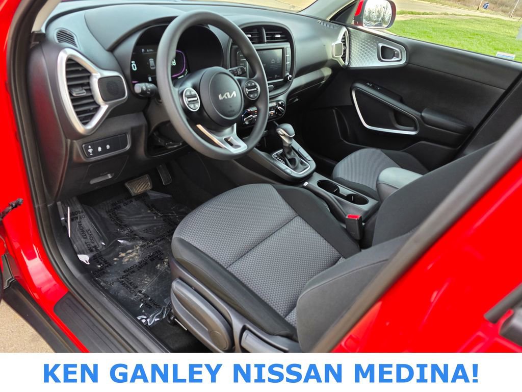 Used 2023 Kia Soul LX image 26