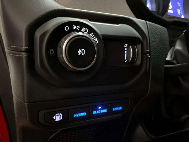 Used 2025 Jeep Wrangler Unlimited Sahara w/ Safety Group AWD/4WD image 57