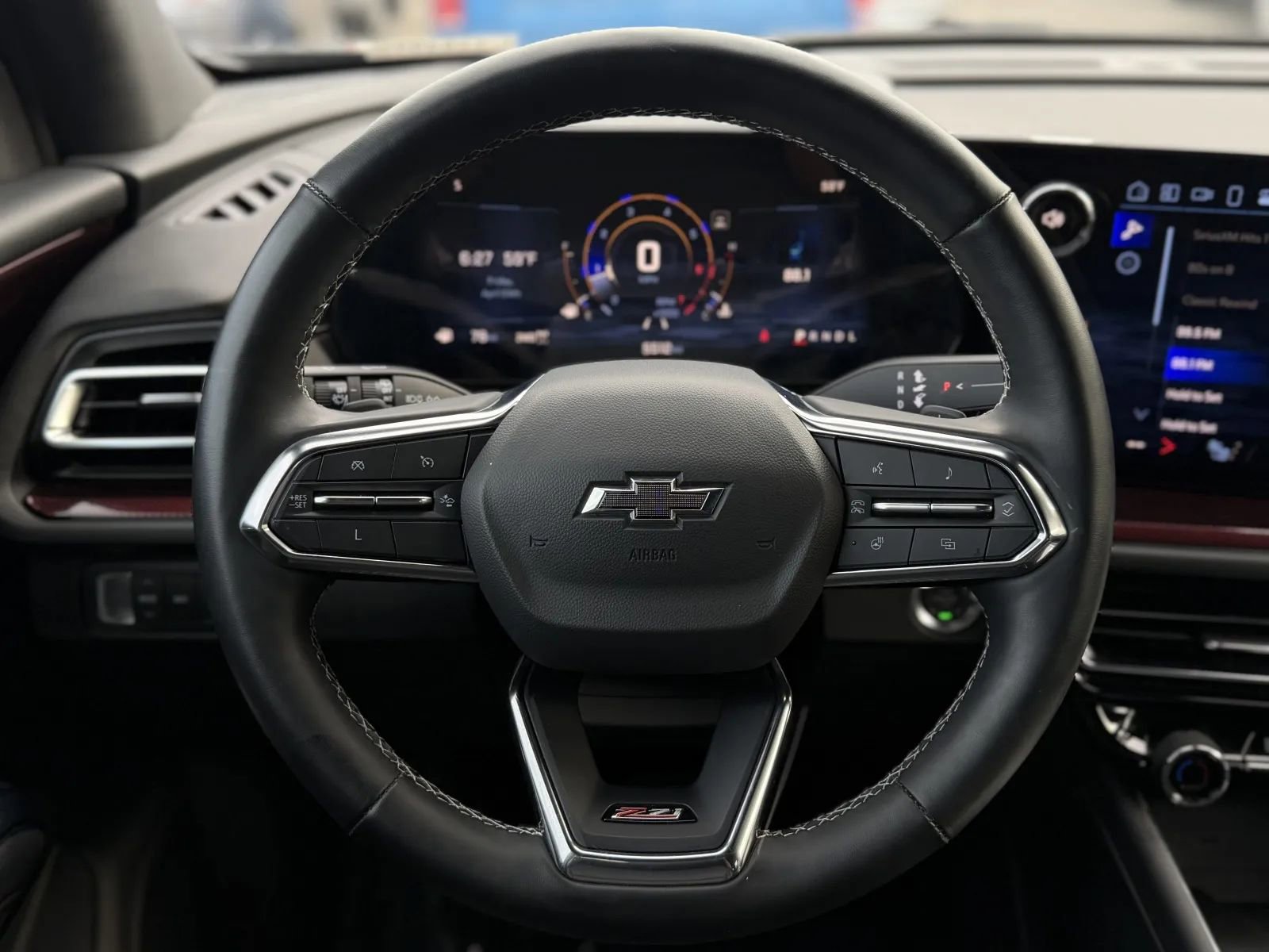 Used 2025 Chevrolet Traverse Z71 w/ Driver Confidence Package AWD/4WD image 24