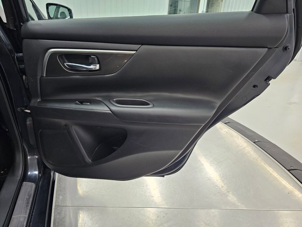 Used 2015 Nissan Altima 2.5 SL w/ Technology Package FWD image 33