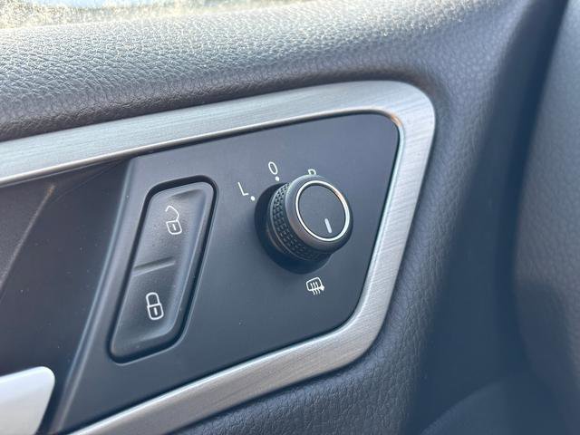 Used 2016 Volkswagen Golf 4dr Auto TSI image 25