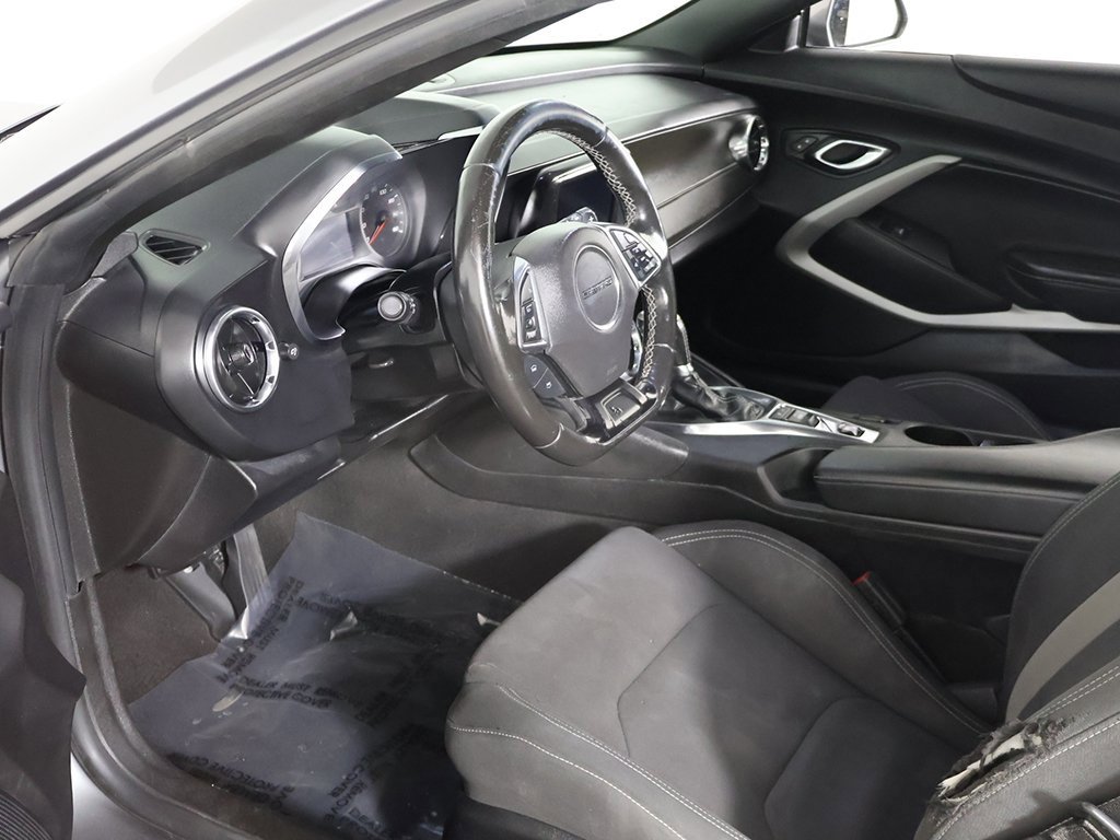 Used 2020 Chevrolet Camaro LT image 24