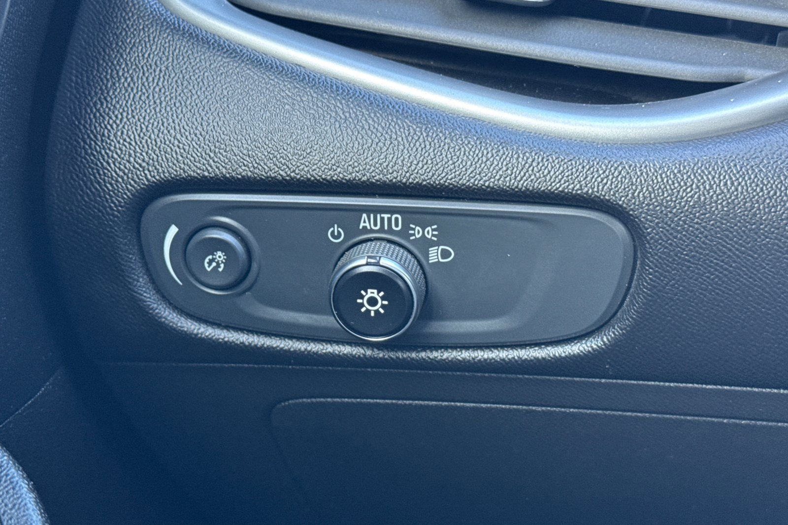 Used 2023 Chevrolet Malibu LT w/ Driver Confidence Package image 43