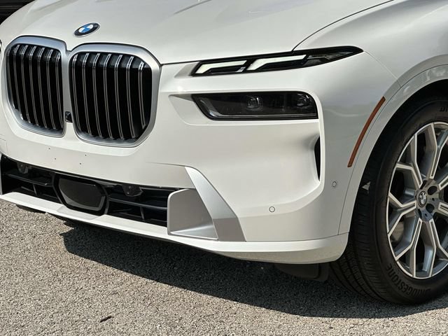 Used 2025 BMW X7 xDrive40i w/ Premium Package AWD/4WD image 12