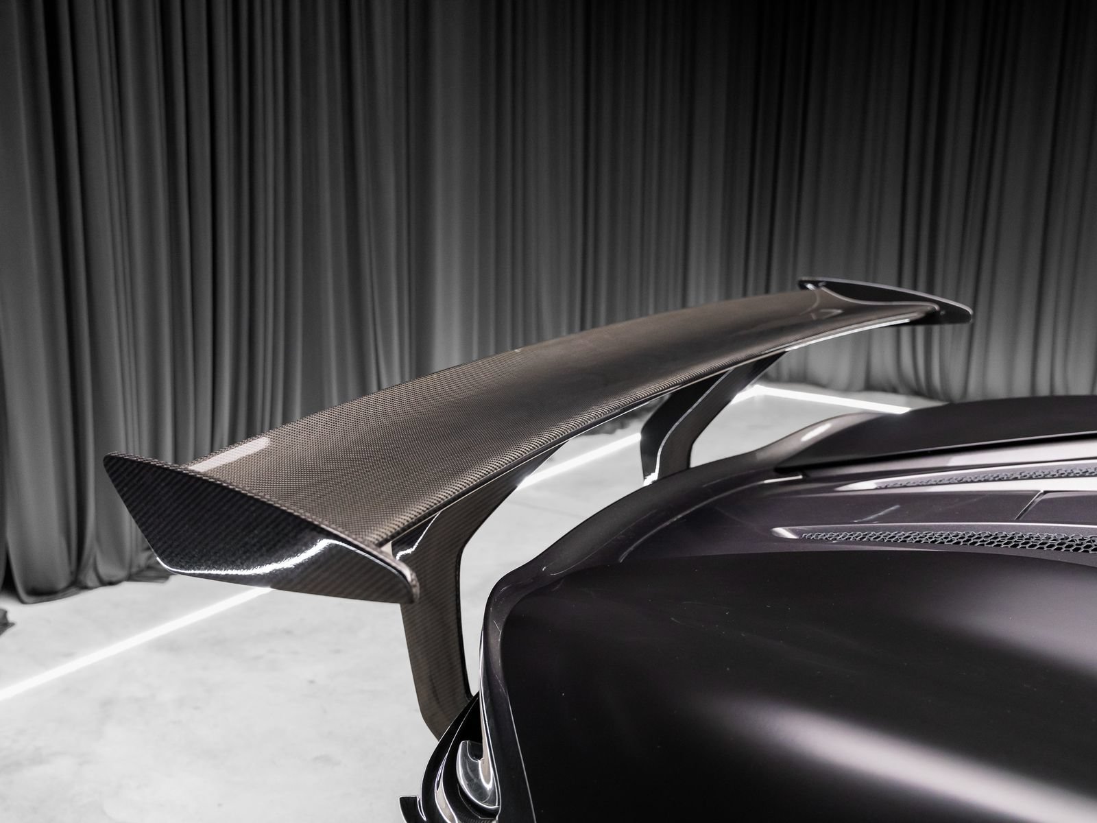 Used 2016 McLaren 570S Coupe RWD image 4