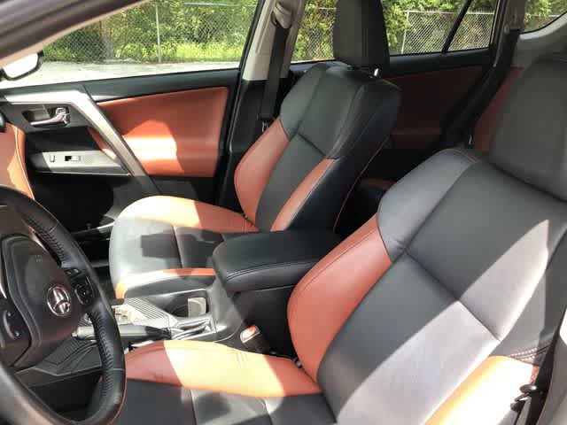 Used 2015 Toyota RAV4 Limited w/ Technology Package AWD/4WD image 18