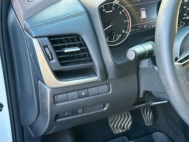 Used 2023 Nissan Rogue SV AWD/4WD image 11