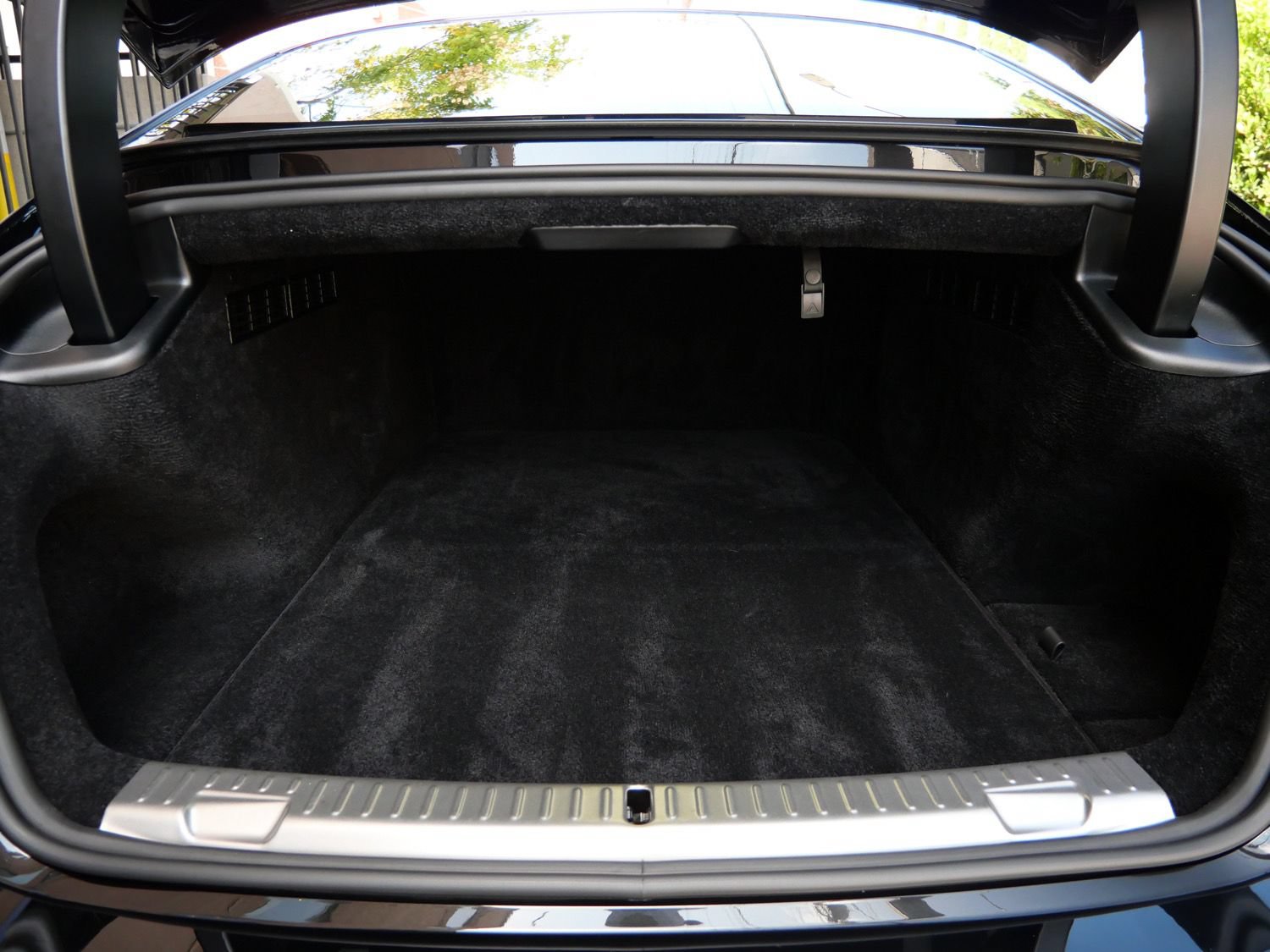Certified 2025 Rolls-Royce Spectre w/ Spectre Launch Package AWD/4WD image 27