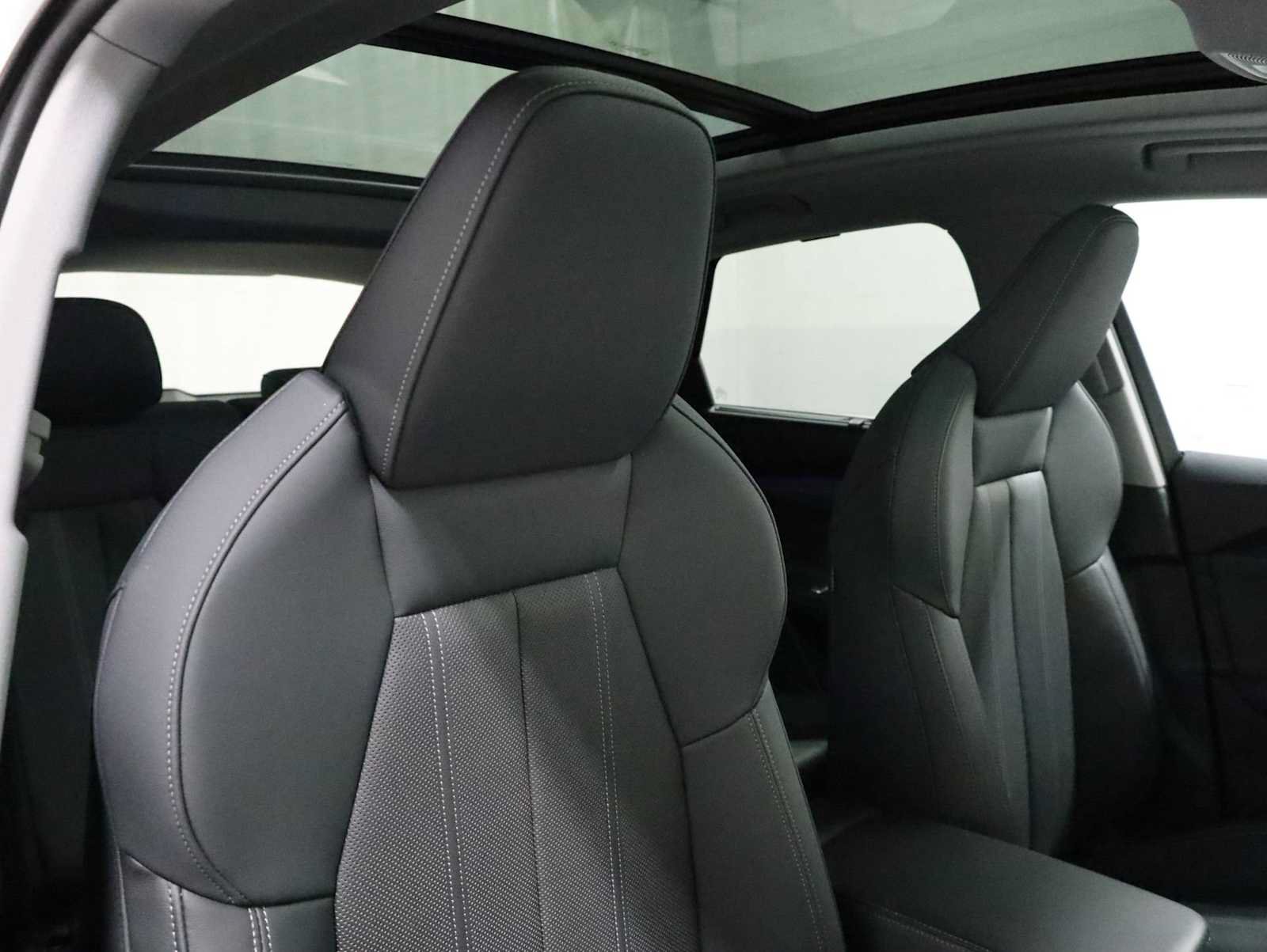 Certified 2025 Audi Q5 Premium AWD/4WD image 21