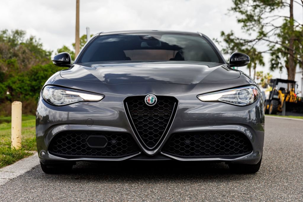 Used 2022 Alfa Romeo Giulia Veloce image 17