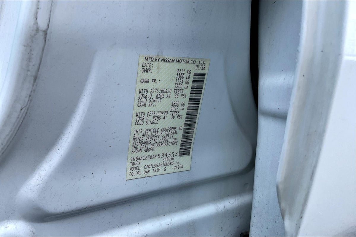 Used 2018 Nissan Titan SV w/ SV Convenience Package AWD/4WD image 35