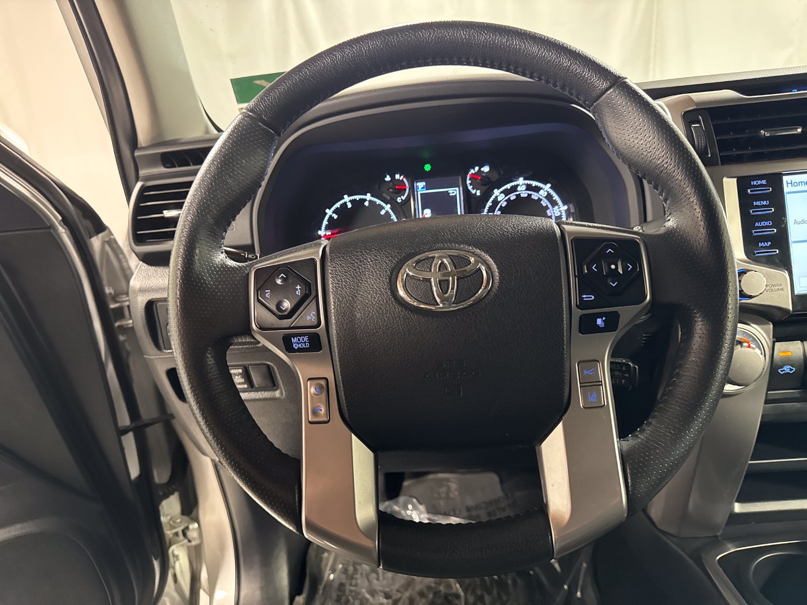 Used 2021 Toyota 4Runner SR5 Premium w/ Moonroof Package AWD/4WD image 15
