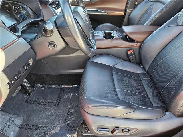 Used 2021 Toyota Venza Limited image 16