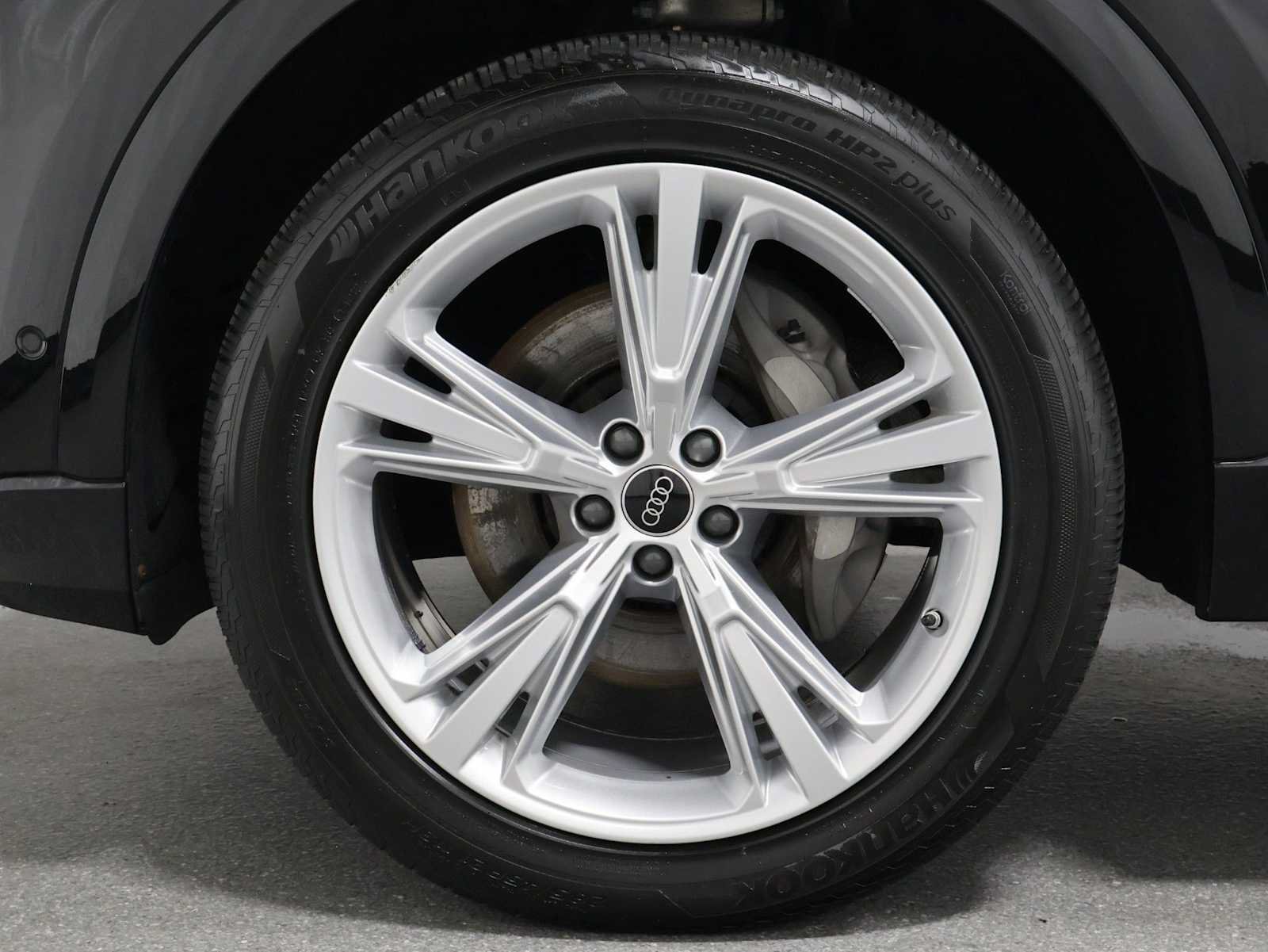 Used 2023 Audi Q8 Prestige w/ Prestige Package AWD/4WD image 38