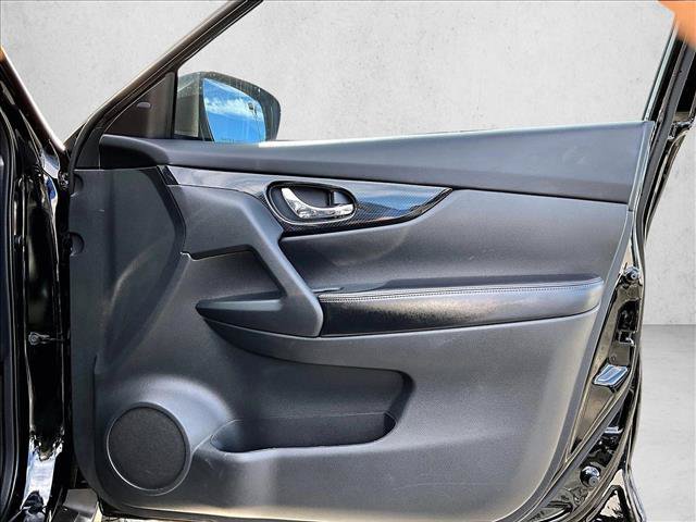Used 2019 Nissan Rogue SL w/ Premium Package FWD image 19